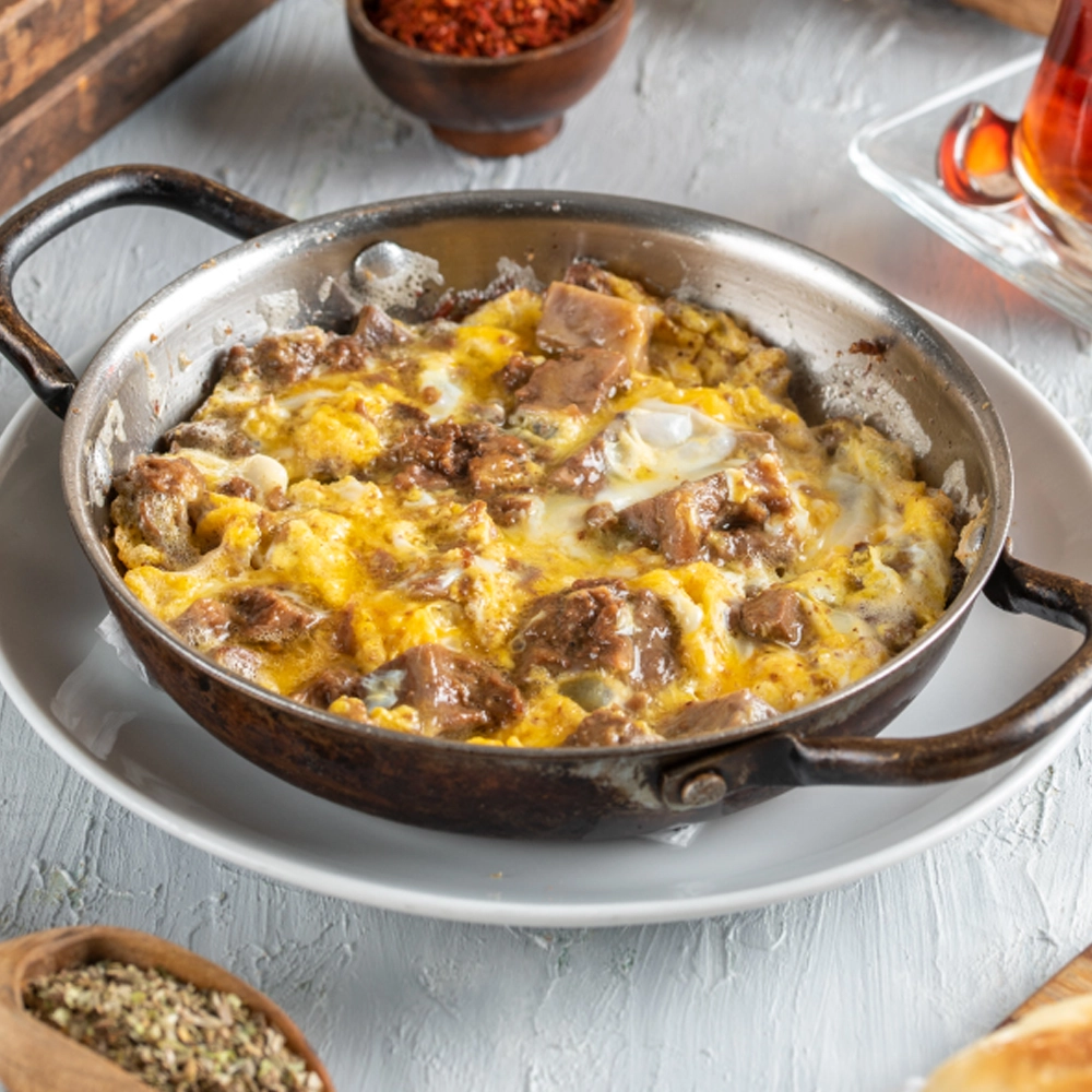 Kavurmalı Omlet